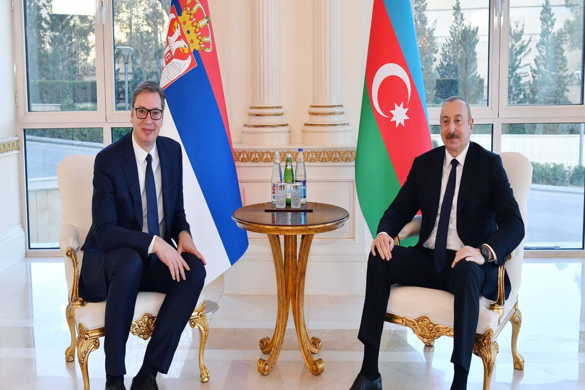 İlham Əliyev Vuçiçi təbrik etdi