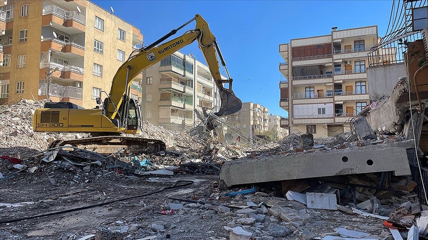 Zəlzələ bölgəsində 60 mindən çox bina söküləcək