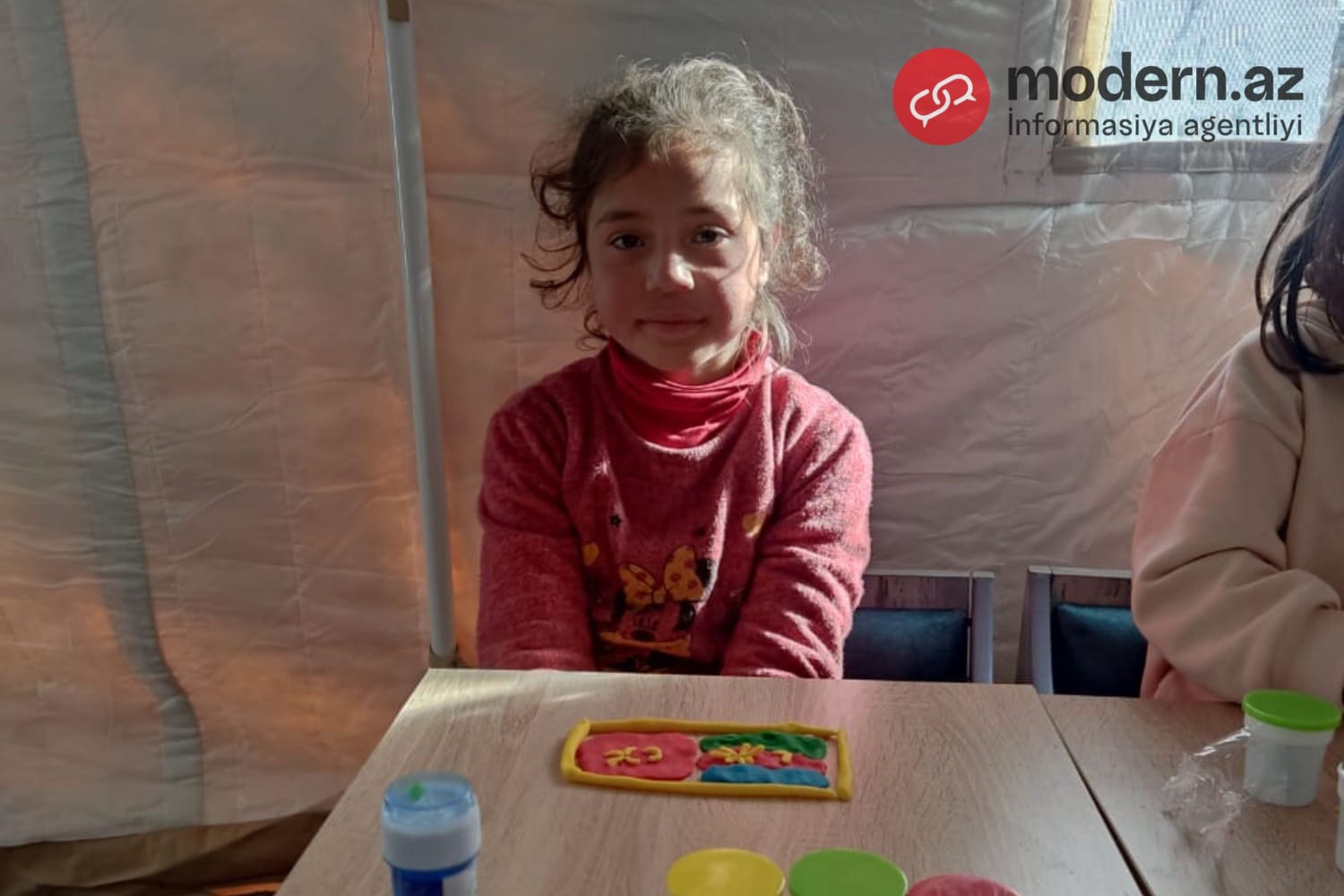 Çadırda qalan uşaqdan qürurverici addım - FOTO