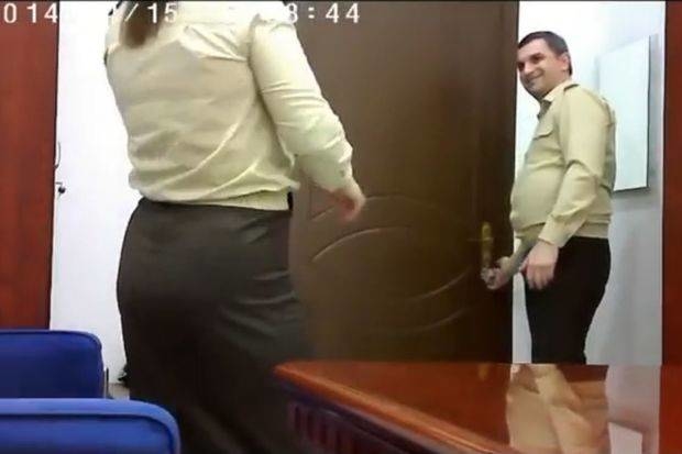 İntim videosu yayılan qadın polkovnikdən pul istəyir - 192 min manat