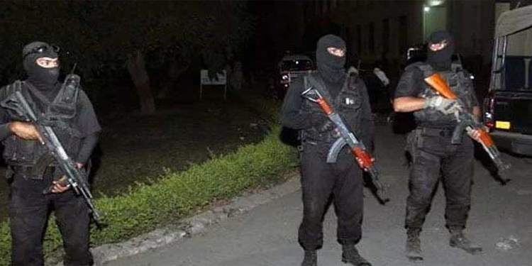 Pakistanda polis kompleksinə silahlı HÜCUM