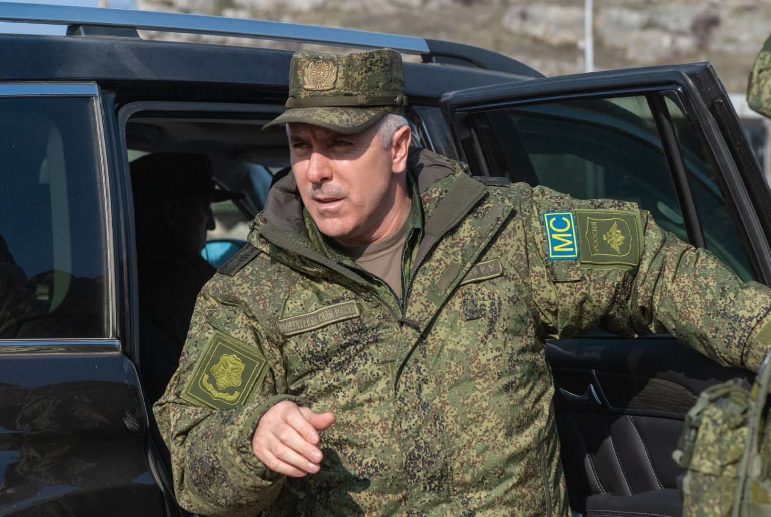 Putin Rüstəm Muradova general-polkovnik rütbəsi verdi