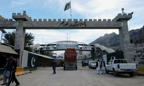 Pakistan-Əfqanıstan sərhədində toqquşma: Sərhədçilər atışdı