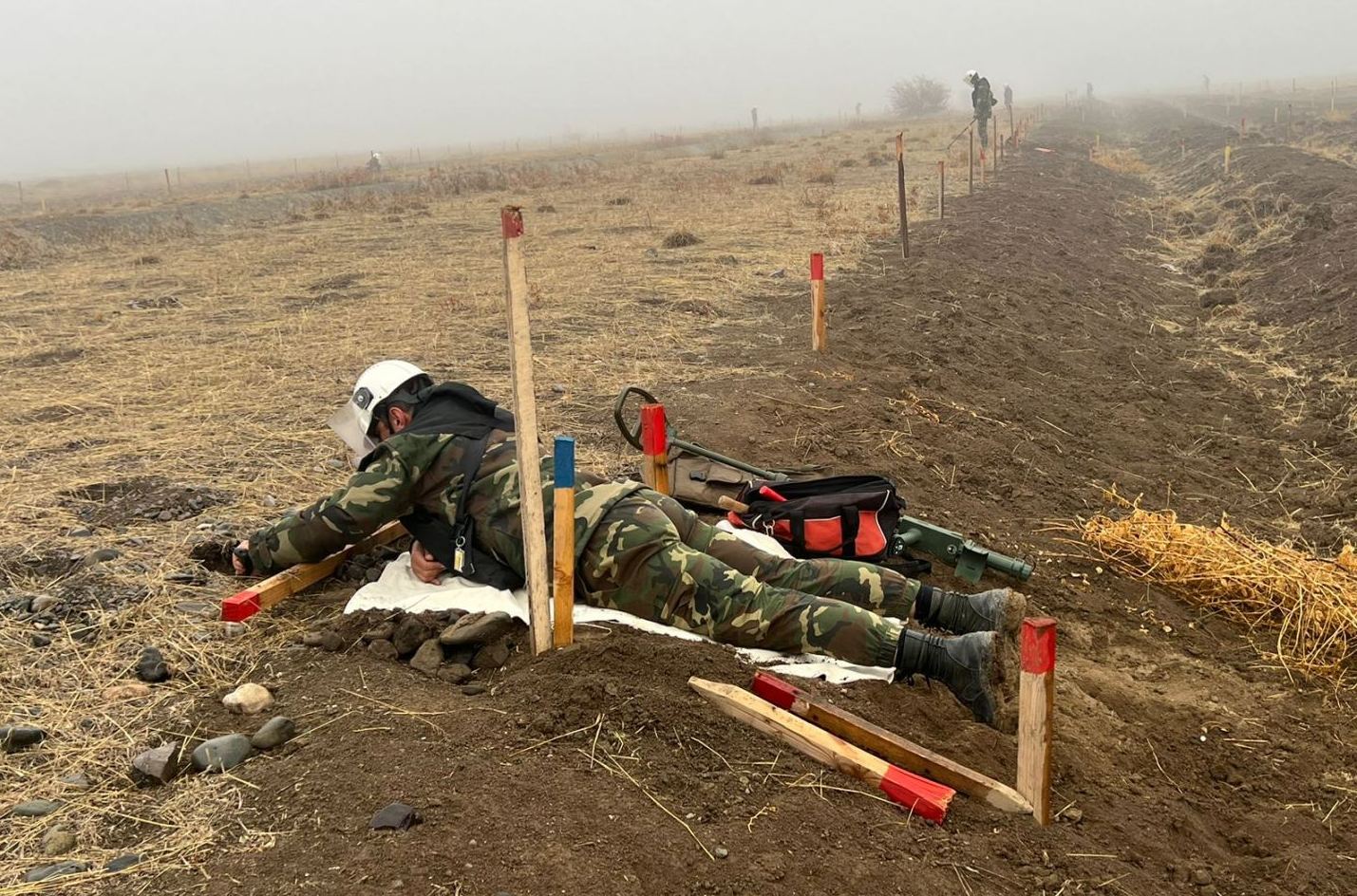 Horadiz-Ağbənd dəmir yolu xətti minadan təmizlənib