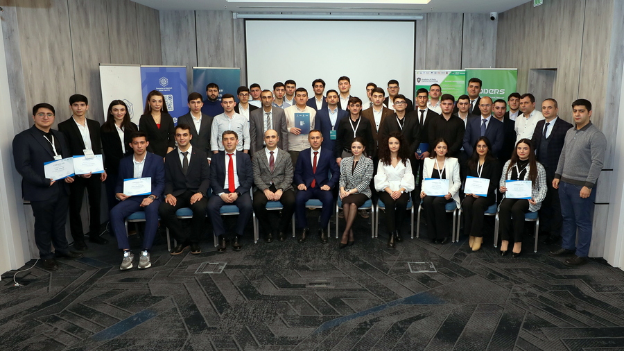 Kibertəhlükəsizlik məktəbinin bağlanış mərasimi keçirilib