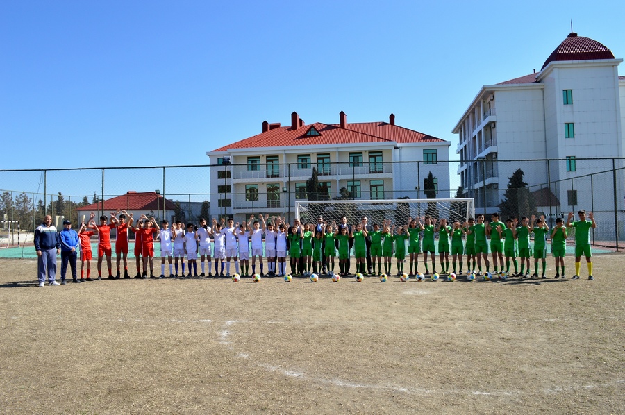 Naftalanda gənc idmançılarla görüş keçirilib