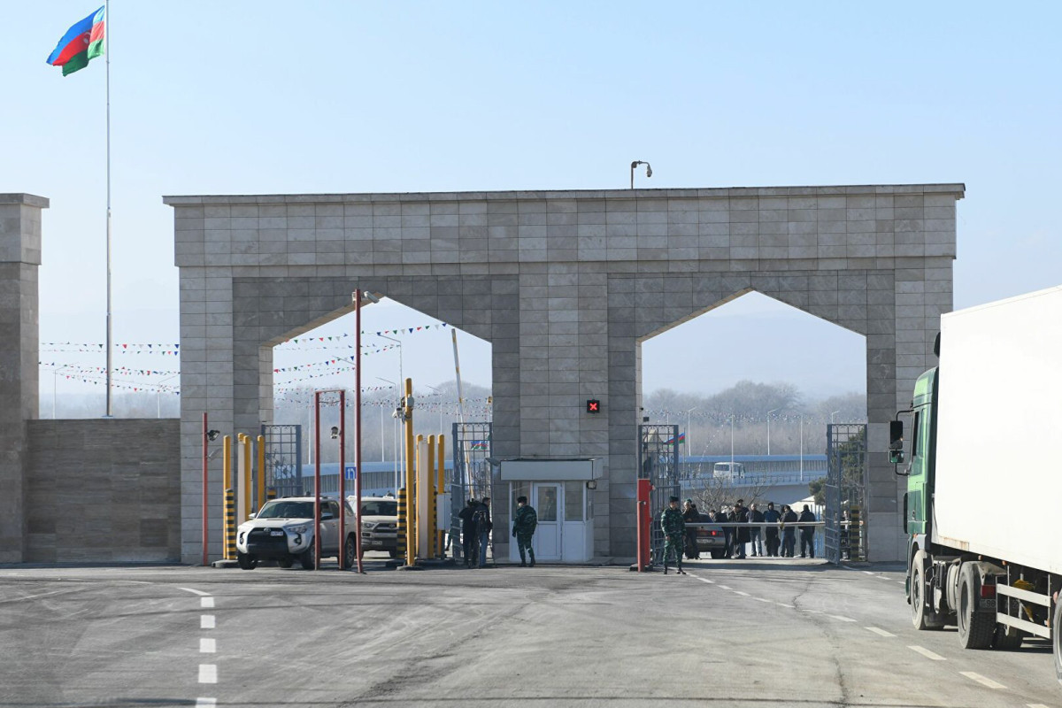 Karantin rejimi uzadılır - Quru sərhədləri yaya kimi açılmayacaq