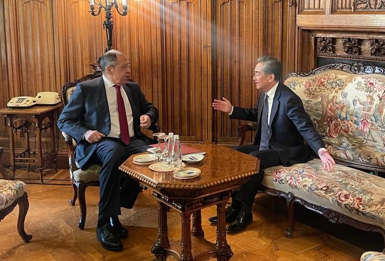 Lavrov Çinin baş diplomatı ilə görüşdü, açıqlamalar verdi - FOTOLAR