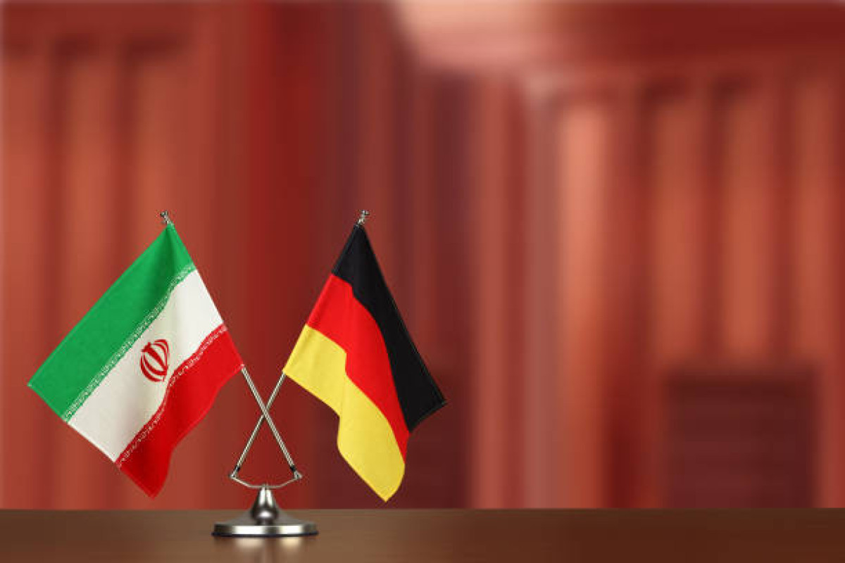 Almaniya iki iranlı diplomatı ölkədən QOVDU