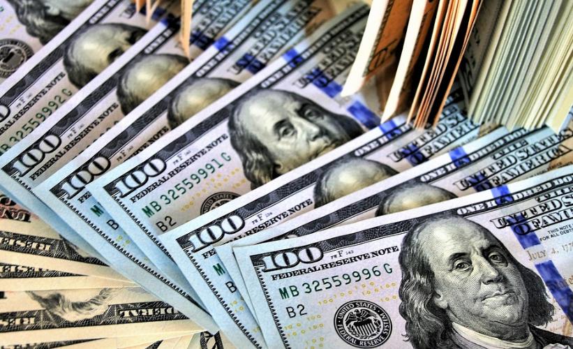 Hərracda banklara 60 milyondan çox dollar satıldı