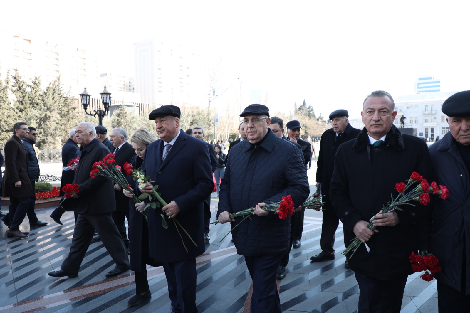 Ağsaqqallar Şurasının üzvləri Xocalı abidəsini ziyarət ediblər