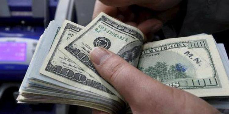 Azərbaycanda nağd dollar alışı kəskin AZALIB