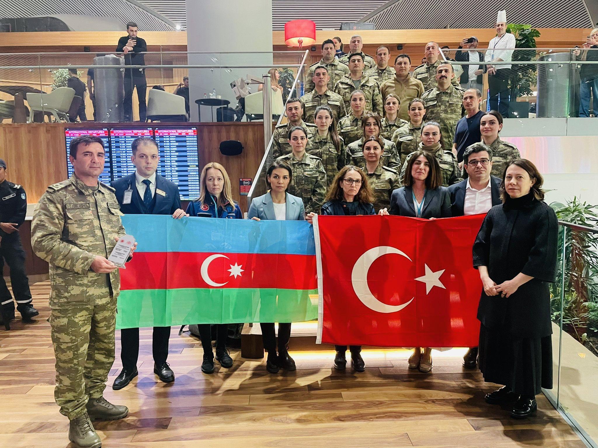 Tibb personalının bir qismi İstanbuldan Bakıya qayıdır