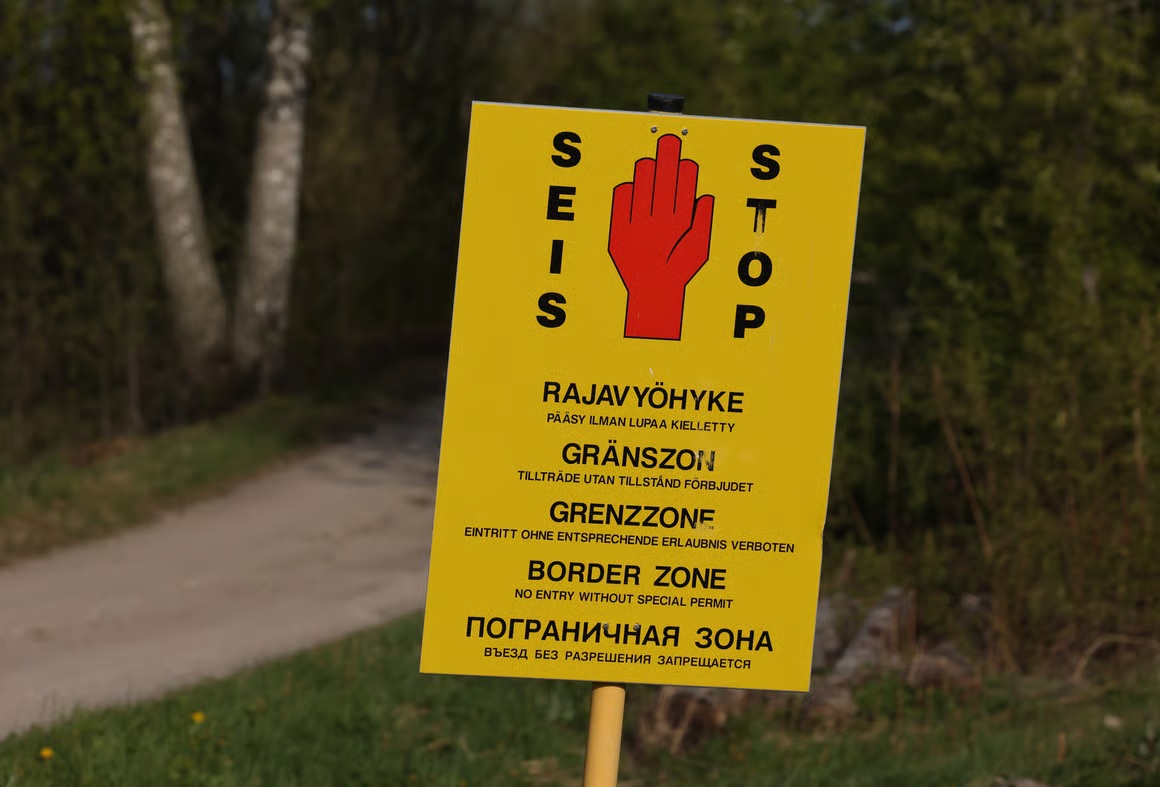 Finlandiya Rusiya ilə sərhədlərinə hasar çəkir