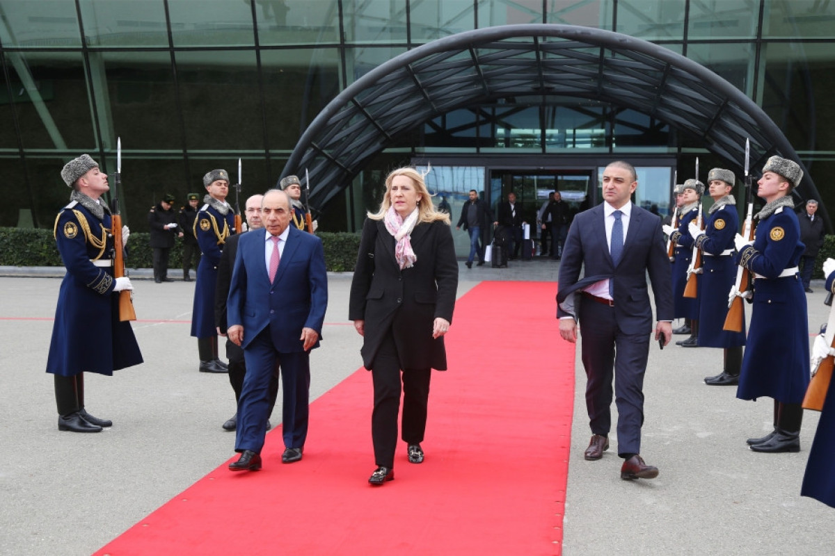 Yaqub Eyyubov xanım lideri ölkəsinə yola saldı