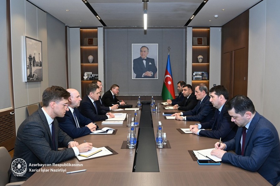 XİN başçısı daha bir görüş keçirdi