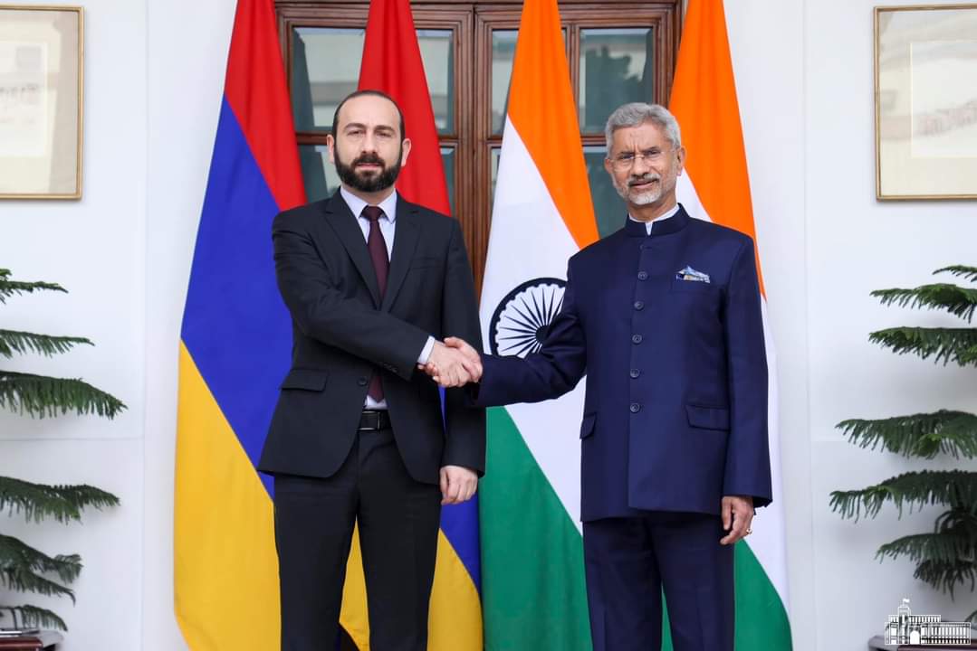 Mirzoyan hindistanlı həmkarı ilə Laçın yolunu müzakirə etdi