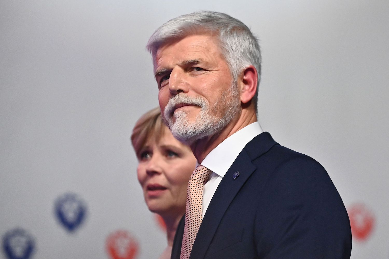 Yeni prezident Ukraynaya səfər edəcək 