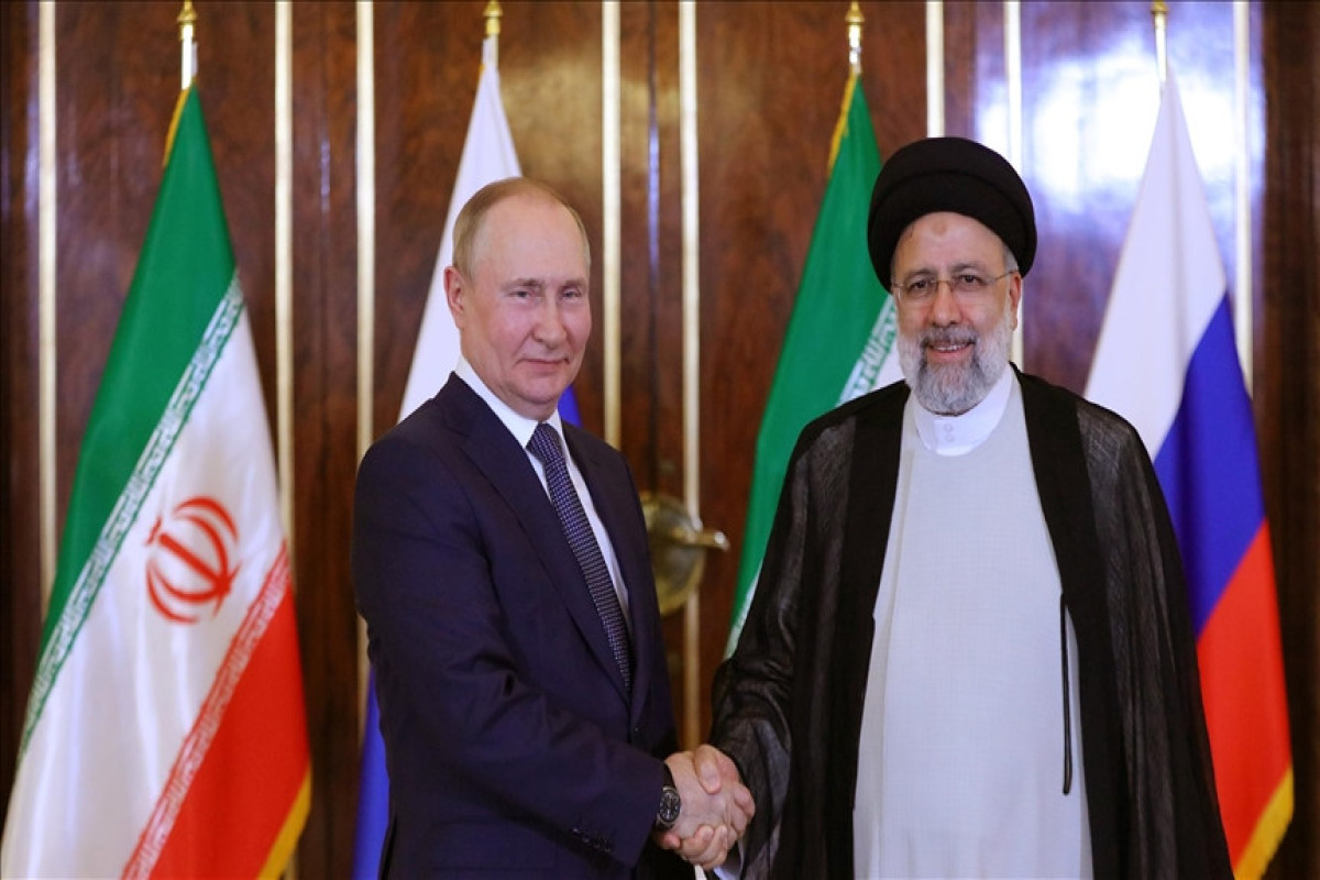 Putin İbrahim Rəisi ilə danışıqlar apardı