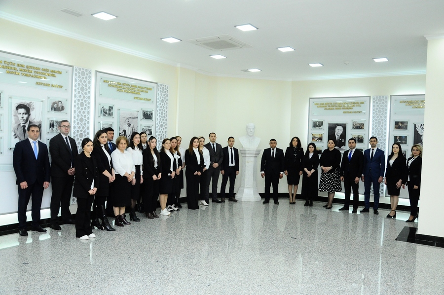 YAP fəalları Heydər Əliyev Mərkəzinə ekskursiya edib