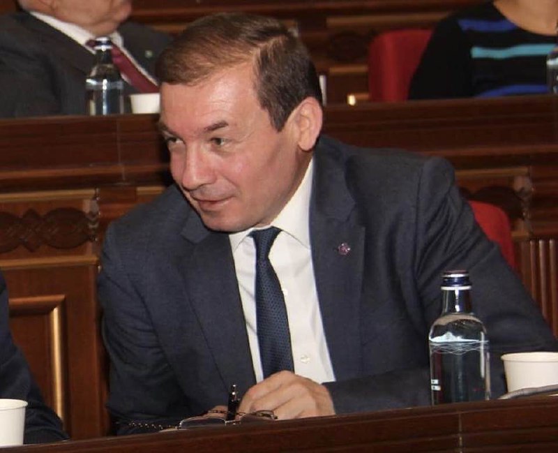 Ermənistanda yüksək vəzifə daşımış şəxs öldü