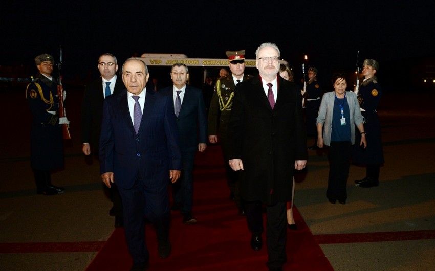 Latviya Prezidenti Azərbaycana gəldi 
