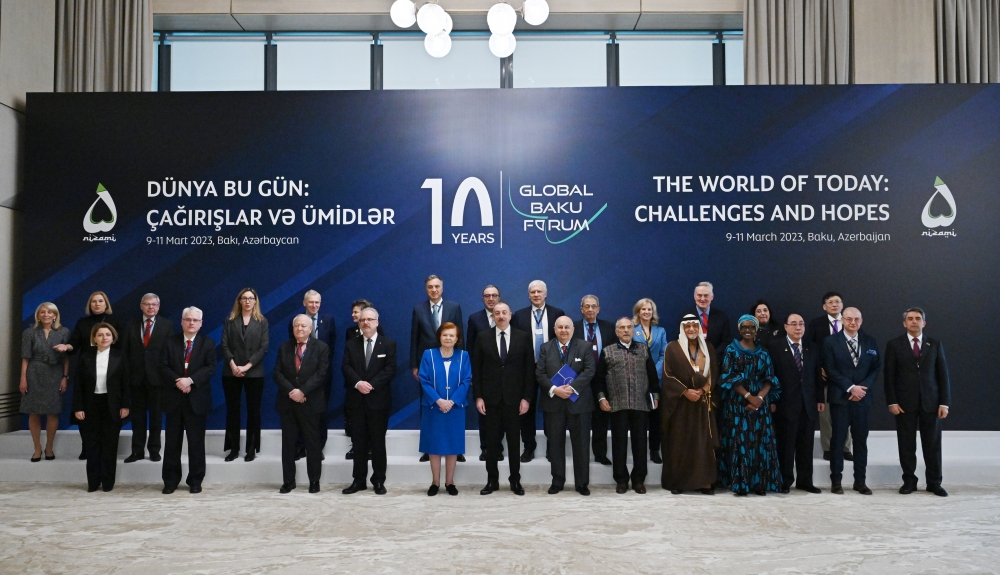 Bakı Forumunun panel iclasları başlayıb