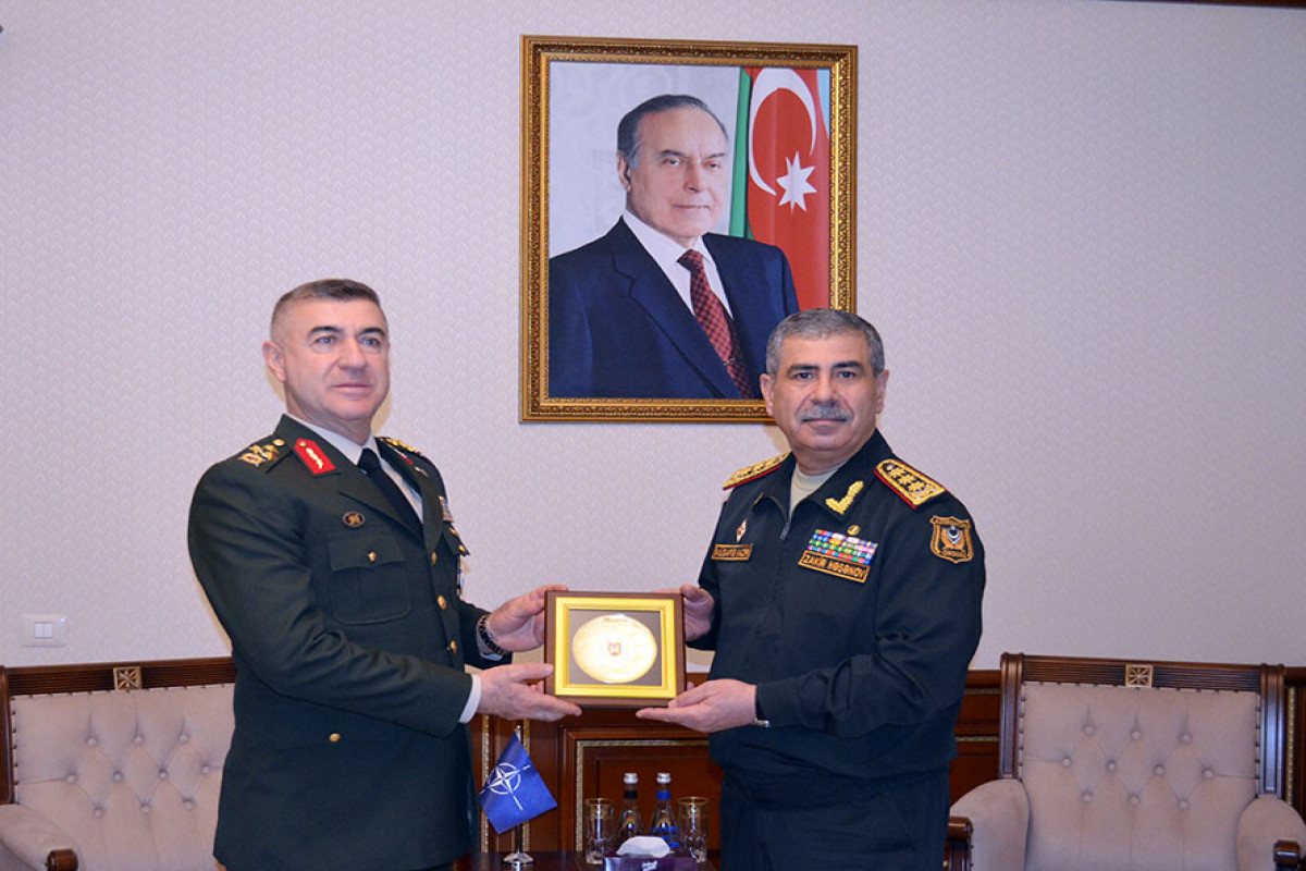 Zakir Həsənov NATO generalı ilə görüşdü