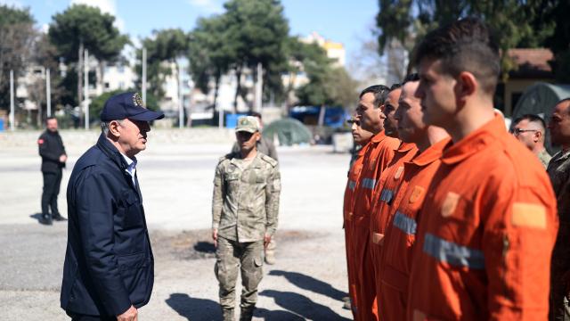 Hulusi Akar zəlzələ bölgəsinə getdi - FOTO
