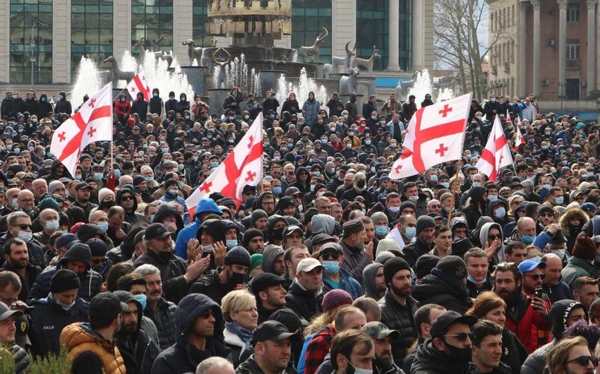 Tbilisidə saxlanılan etirazçılar arasında azərbaycanlılar da var?