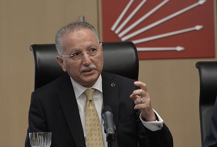 İhsanoğlu: Hər kəs Azərbaycanın yanında olmalıdır
