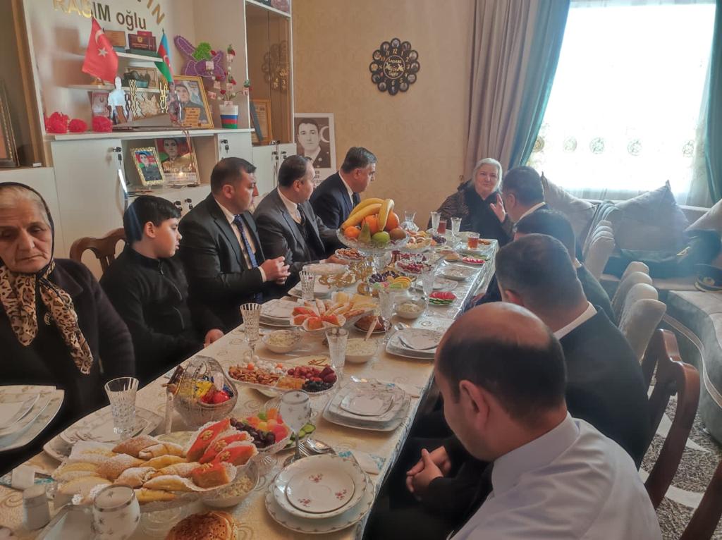 İcra başçısı şəhid ailələri ilə görüşdü