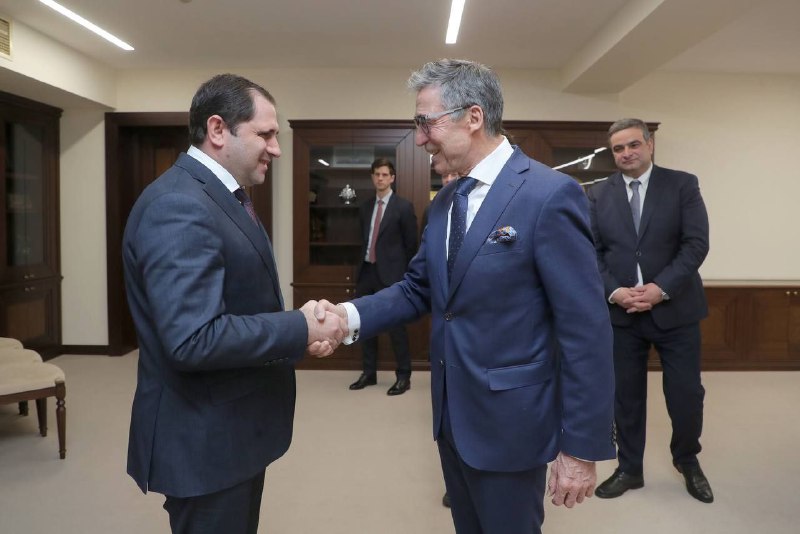 Papikyan Rasmussenlə bölgəni müzakirə etdi