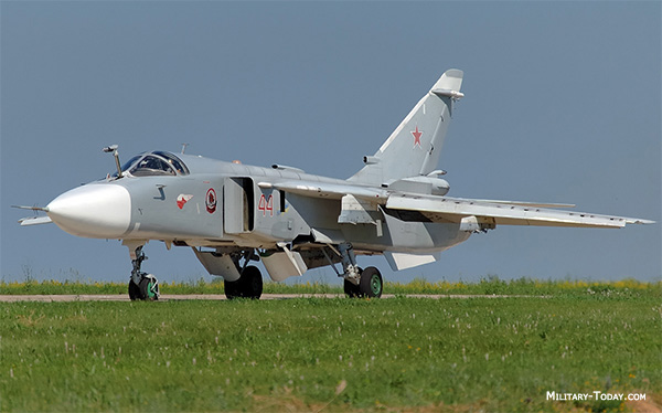 Ukrayna Baxmutda Rusiyanın Su-24-nü vurdu - VİDEO