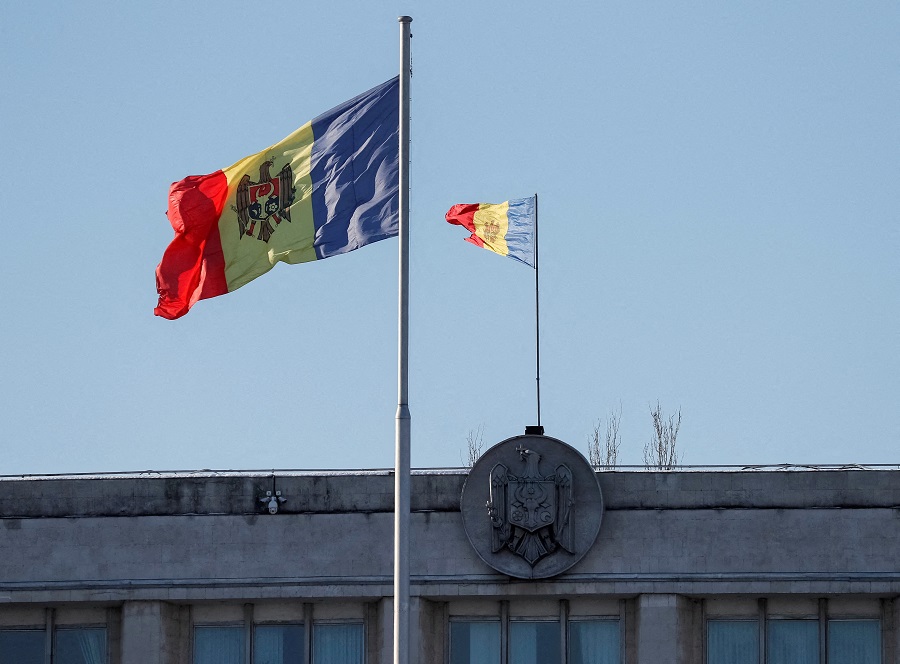 Moldovada parlament dövlət dilinin dəyişdirilməsinə HƏ dedi