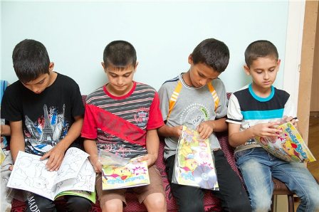 İnternat məktəbində yaşayan 28 uşaq ailələrinə qaytarılıb
