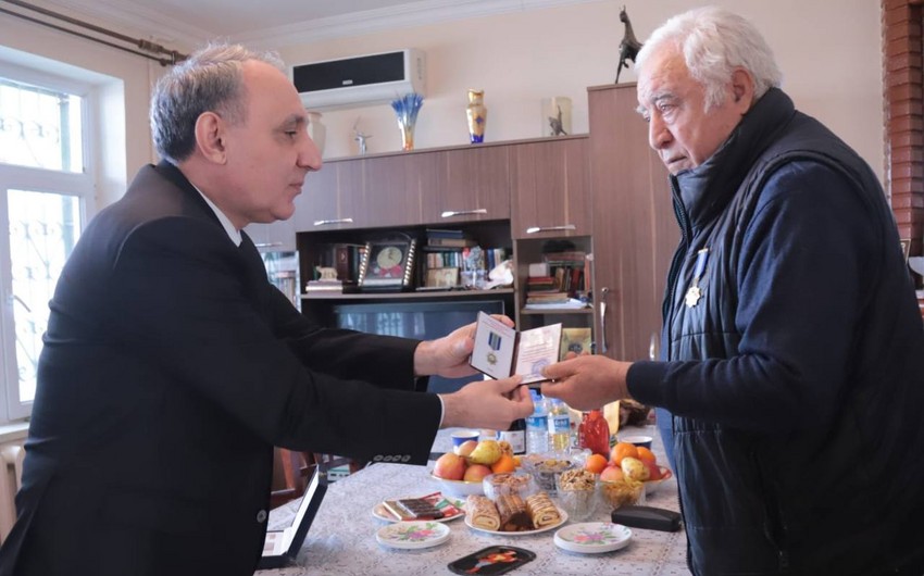 Baş prokuror İlyas İsmayılovla görüşüb medal verdi - FOTOLAR