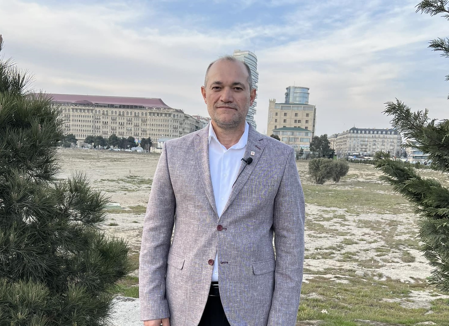 Bulvar İdarəsi deputatı TƏKZİB ETDİ