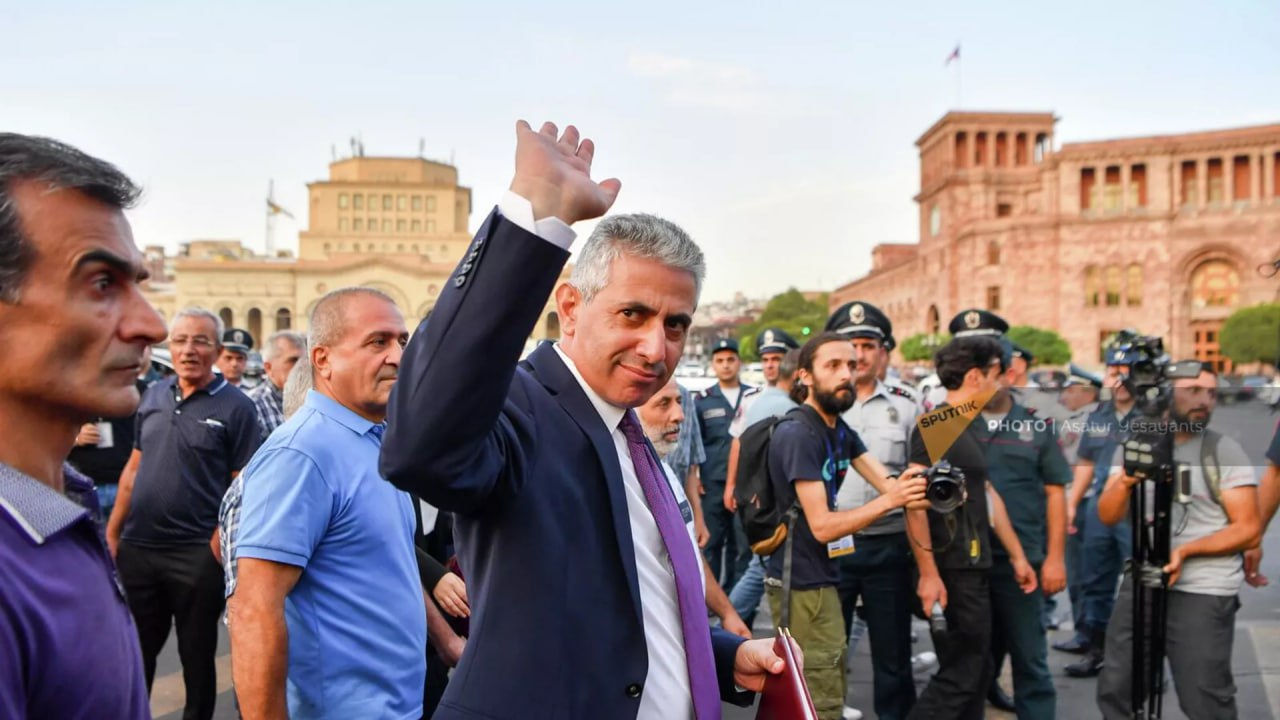 Ermənistan müxalifətinin ombudsman postuna namizədi kimdir?