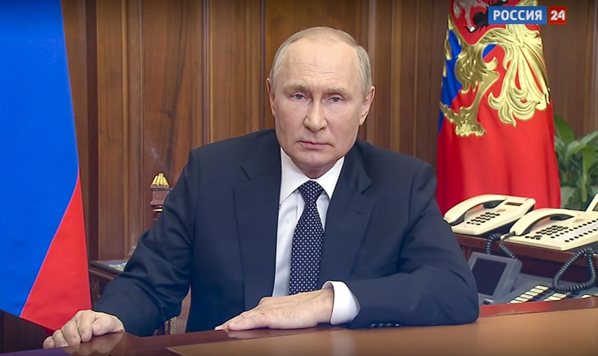 Putin 2 səfiri işdən çıxardı