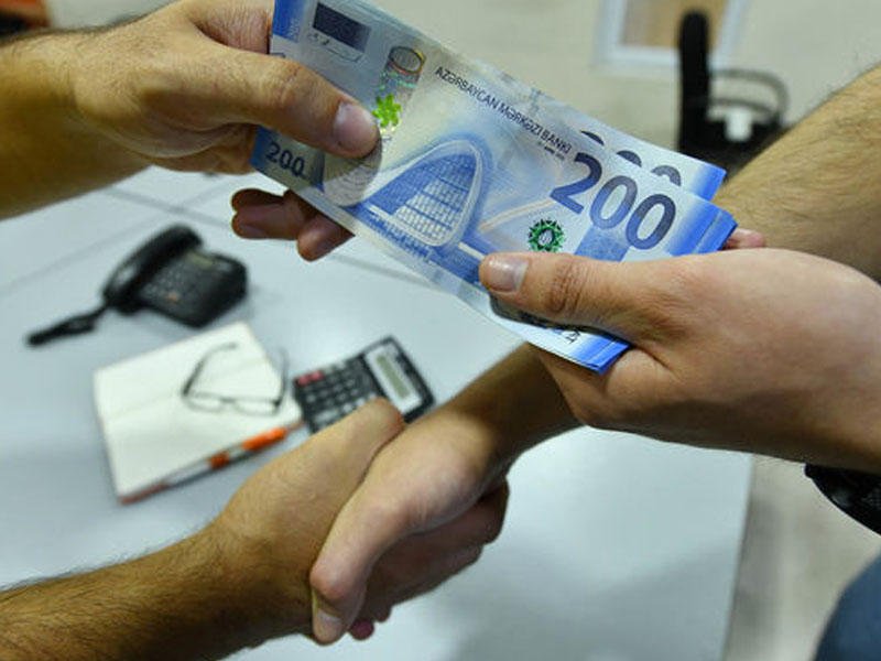 Azərbaycanda rüşvət alan vəzifəli şəxs HƏBS OLUNDU