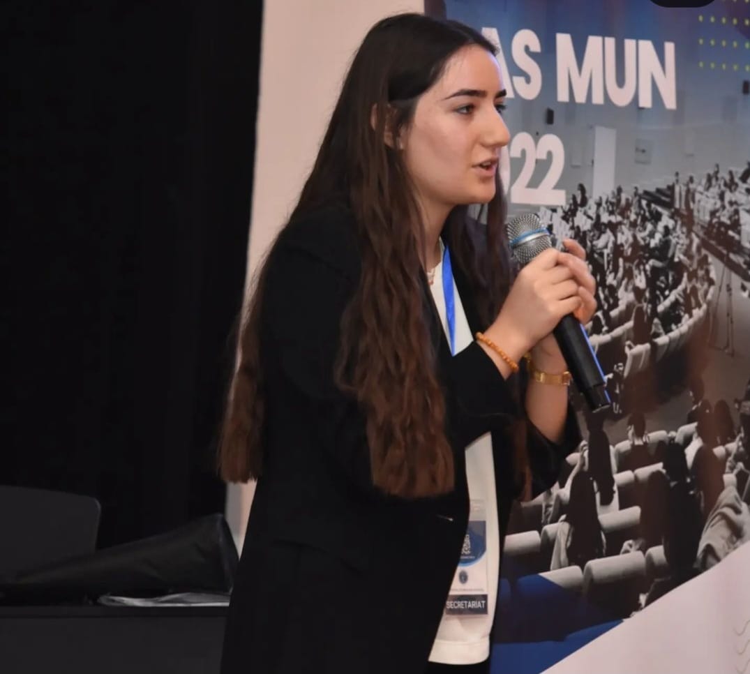 Azərbaycanlı şagird ABŞ-ın 10 universitetindən qəbul dəvəti aldı - FOTO