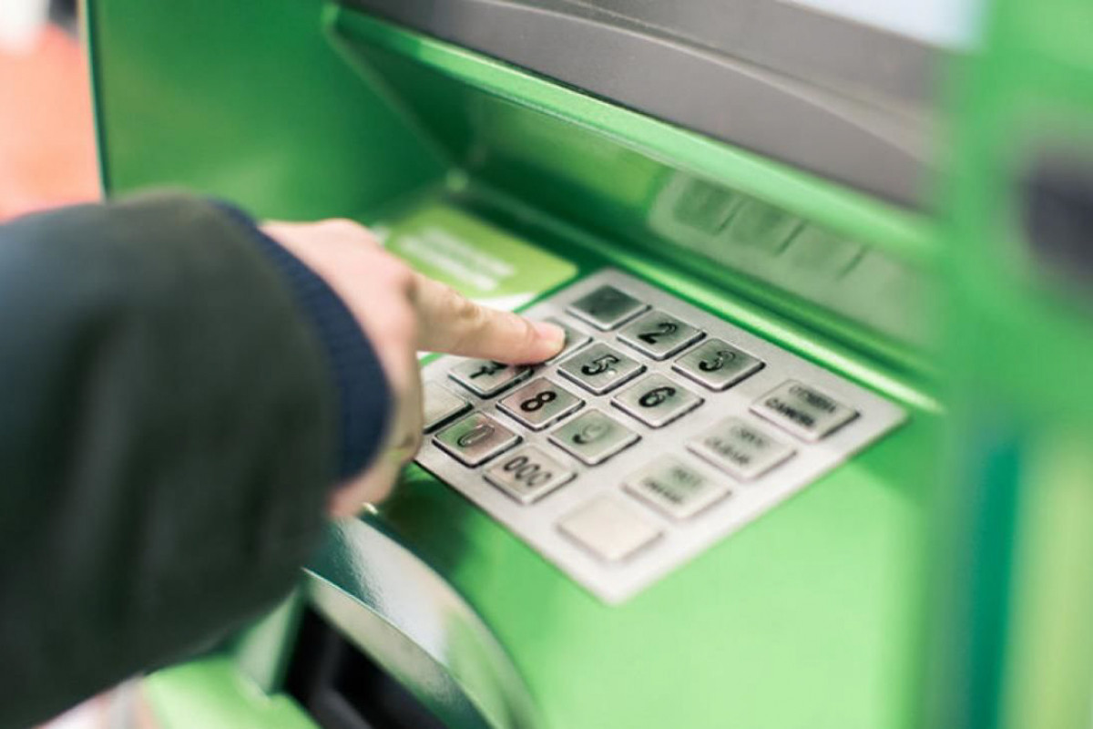Bank hesablarından 20 min manat oğurlandı