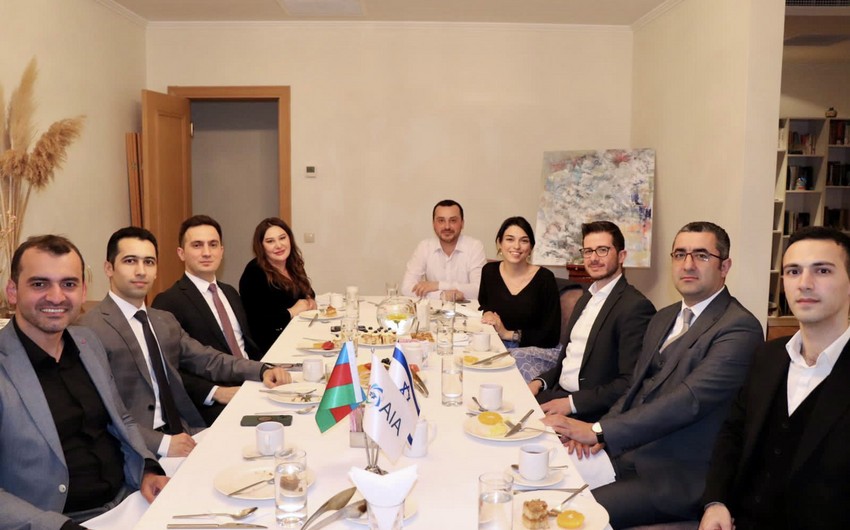 İsrail səfiri azərbaycanlı məzunlar üçün iftar süfrəsi açdı