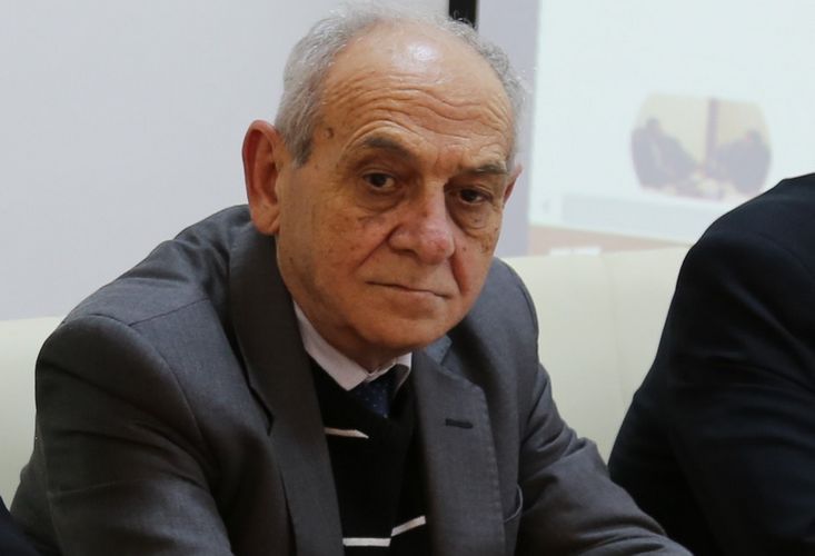 Tanınmış tərcüməçi vəfat etdi