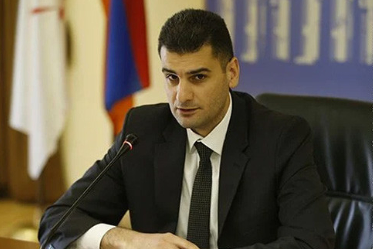 Paşinyan özünə müşavir təyin etdi 