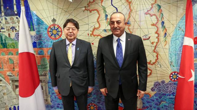 Çavuşoğlu yaponiyalı həmkarı ilə görüşdü
