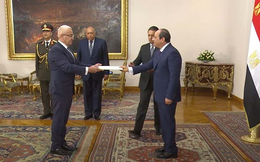 Səfirimiz etimadnaməsini Sisiyə təqdim etdi