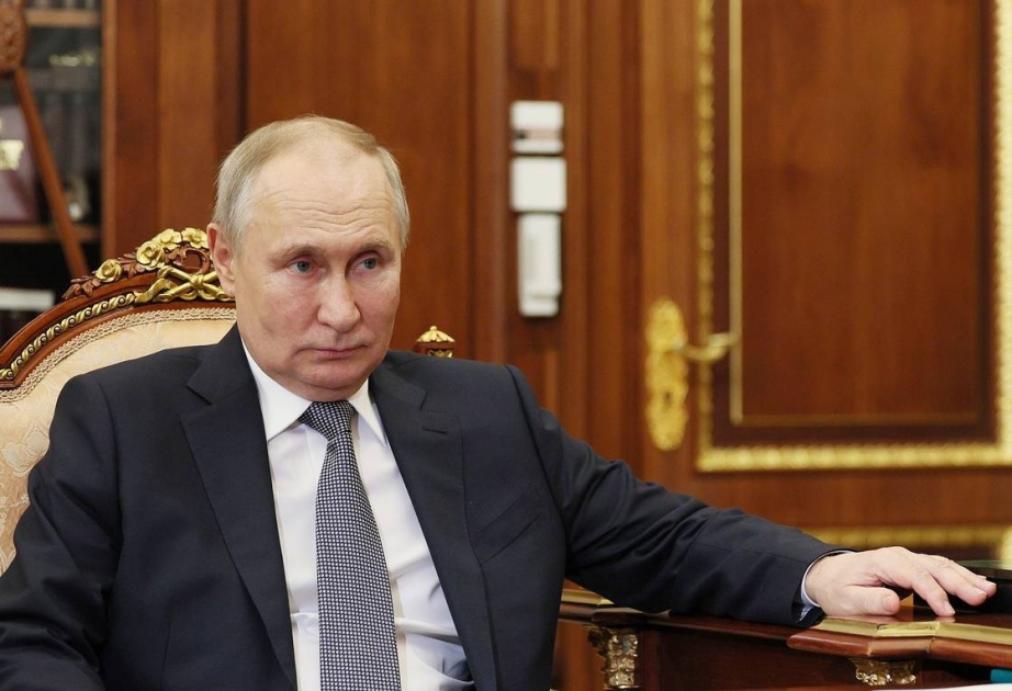 Putin qondarma qurumun rəhbəri ilə görüşdü
