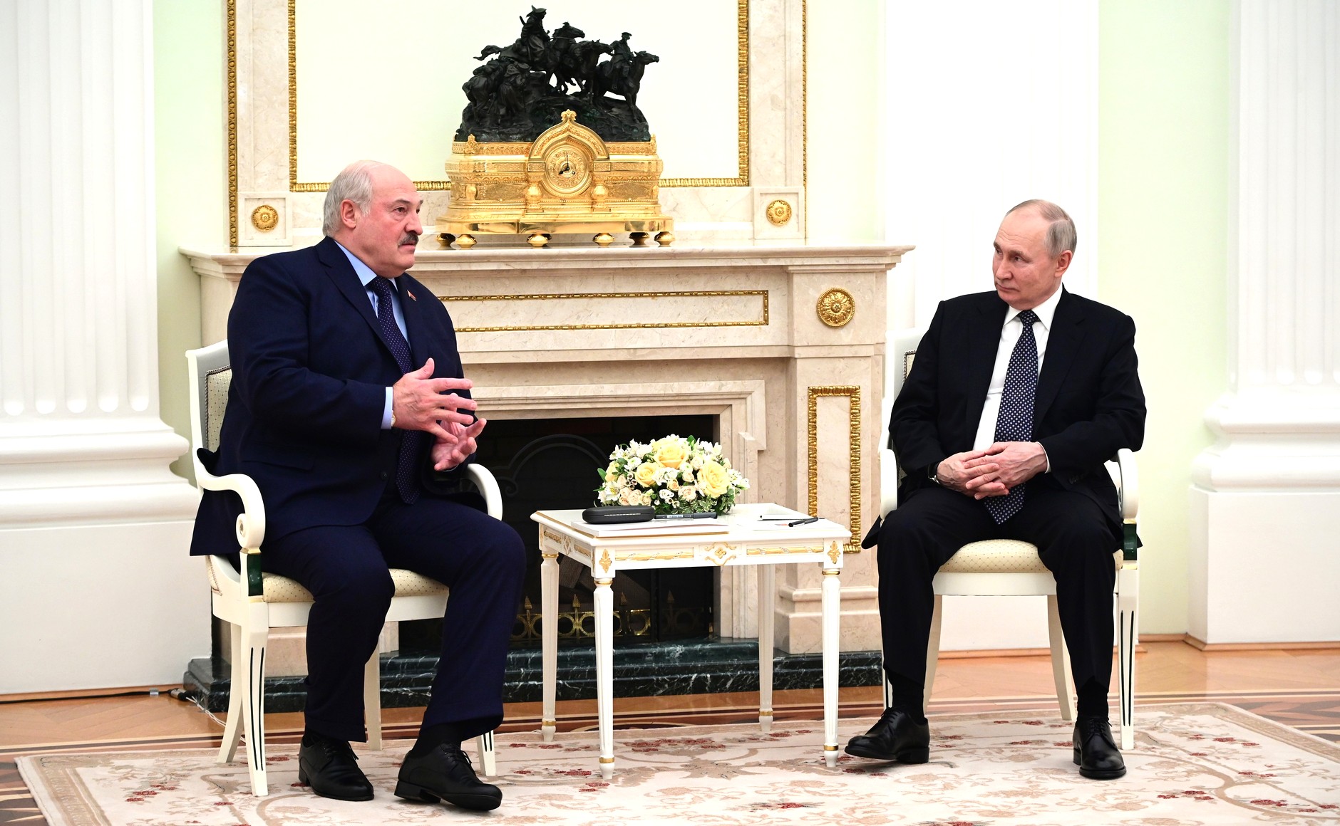 Putin Moskvada Lukaşenko ilə görüşüb